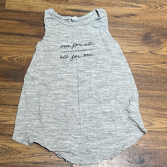 Bundle of 2 Old Navy Graphic Tank Top Size Xs - Picture 2 of 10